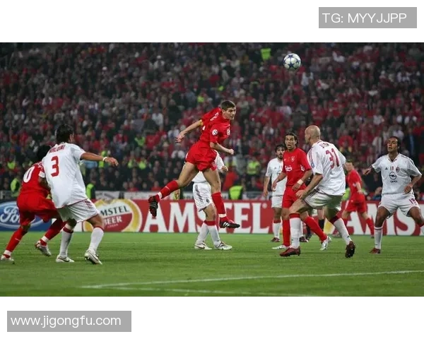 顶级足球明星的精彩瞬间与背后的故事揭秘 顶级足球明星的精彩瞬间与背后的故事揭秘